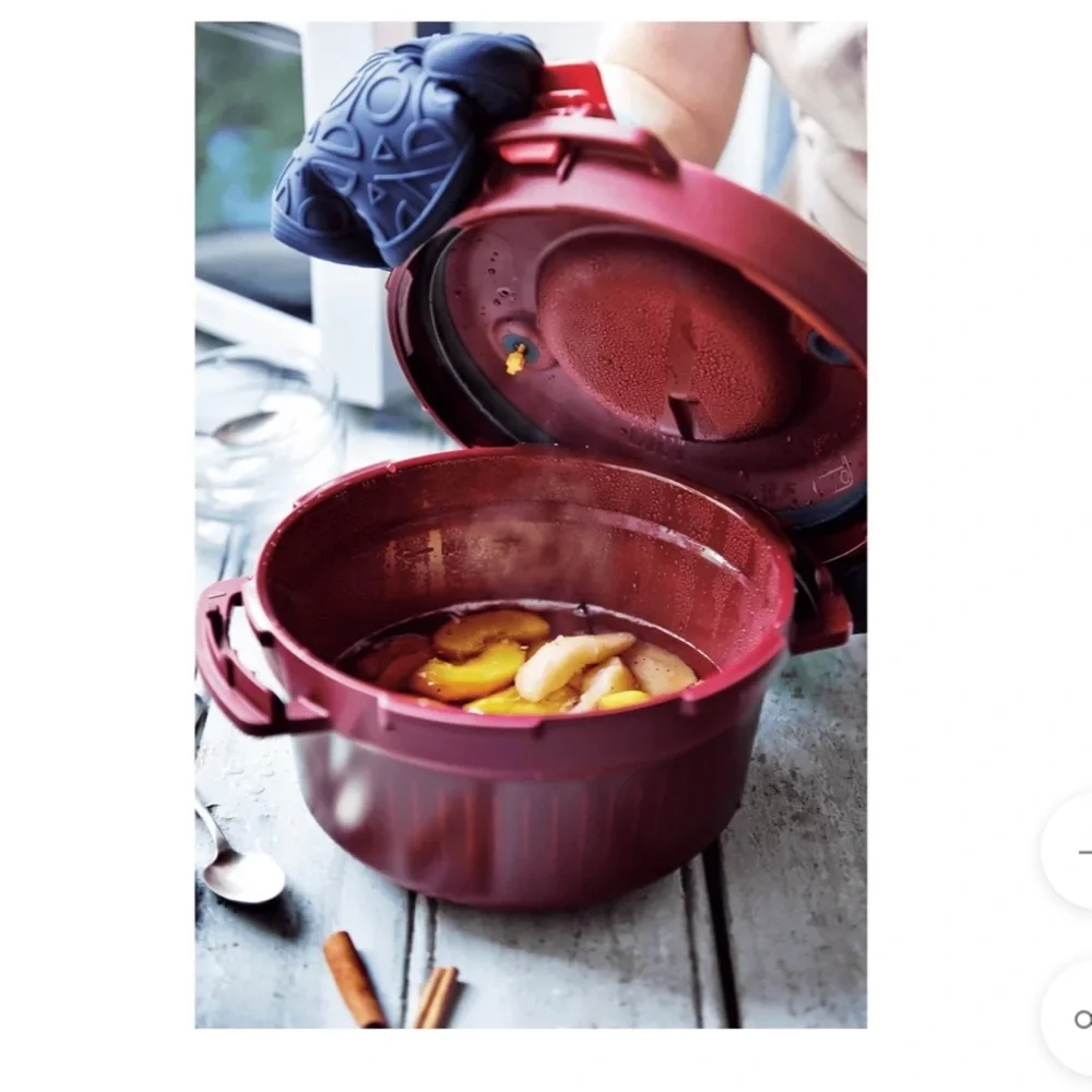 TUPPERWARE Pressure cooker